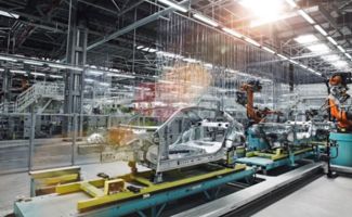 奔馳商務(wù)考察 參觀奔馳汽車(chē)工廠總裝線